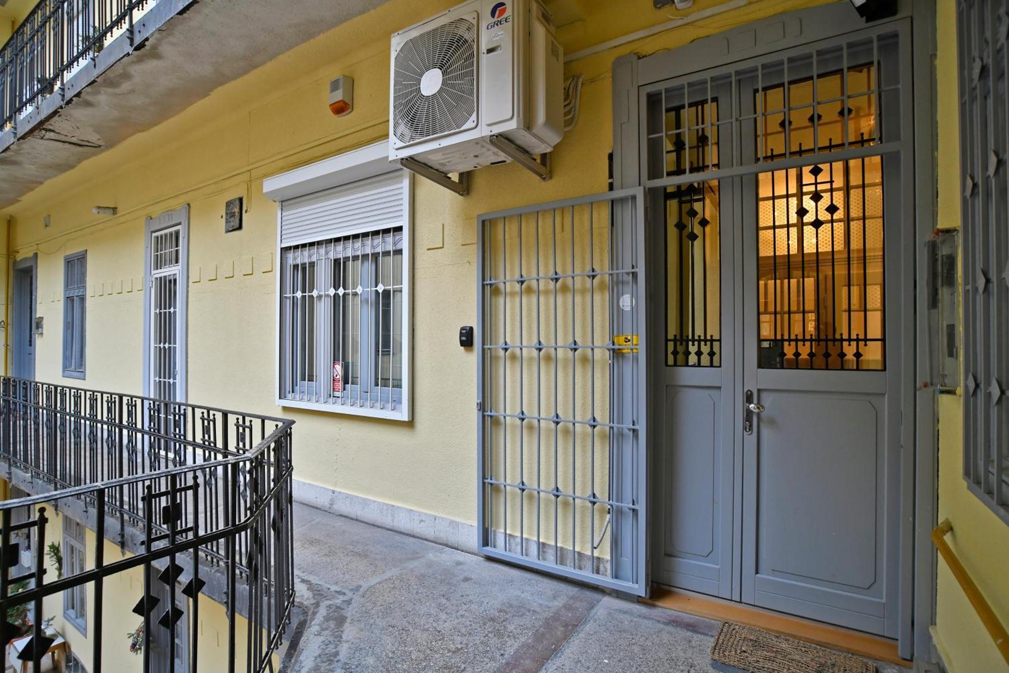 Appartement LuxuryFlat near centre on118 sqm, 3BR,2BTH,8bed,AC à Budapest Extérieur photo