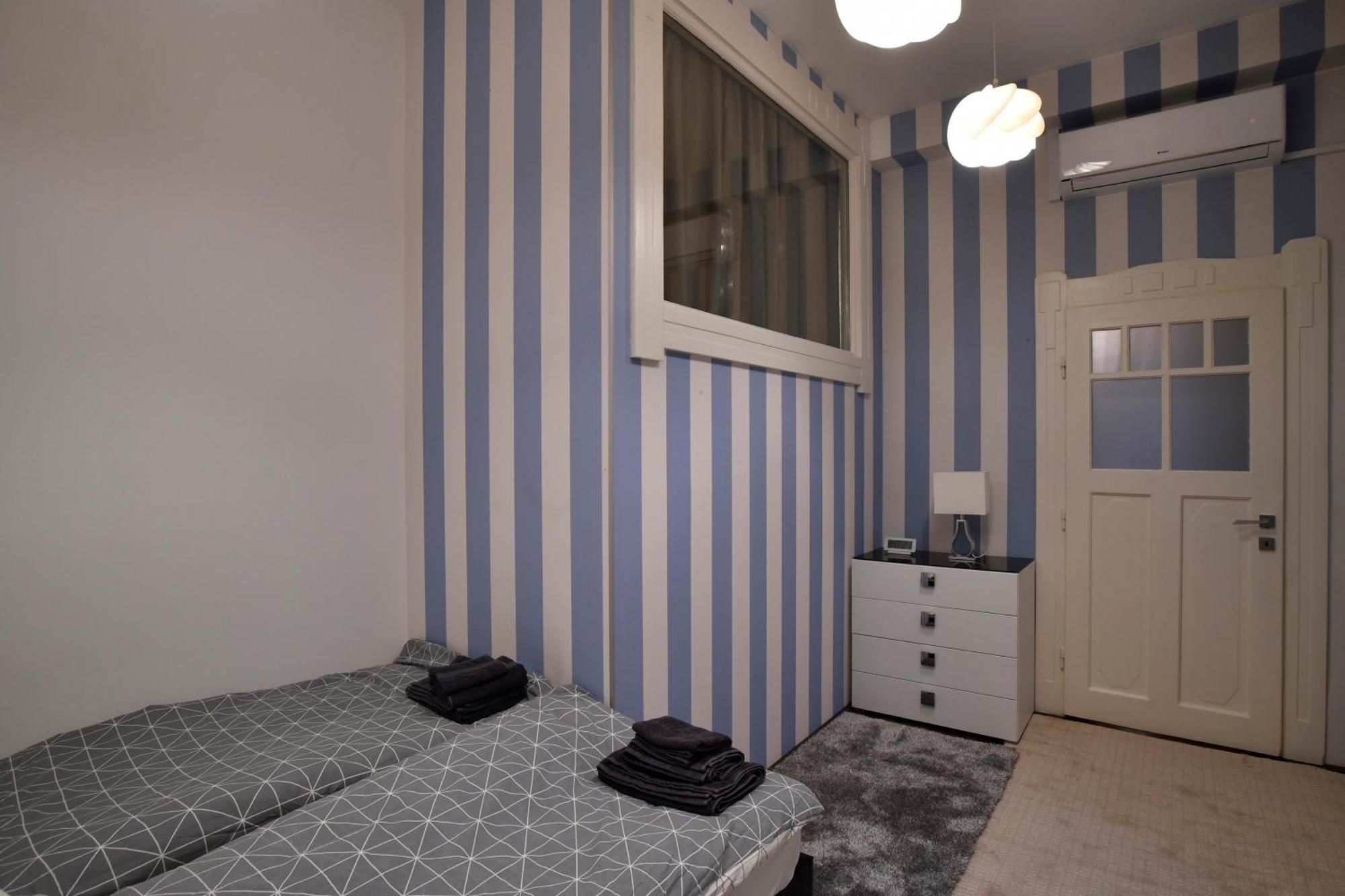 Appartement LuxuryFlat near centre on118 sqm, 3BR,2BTH,8bed,AC à Budapest Extérieur photo