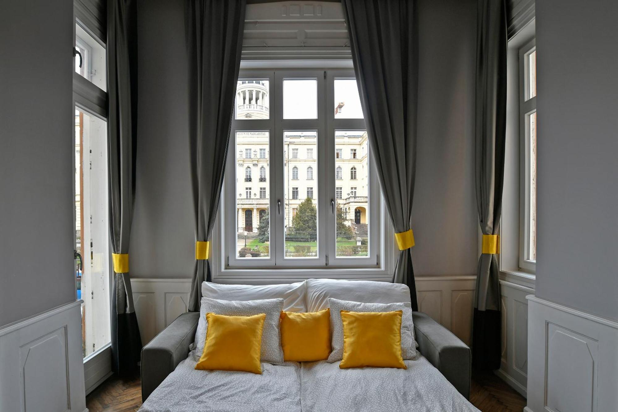 Appartement LuxuryFlat near centre on118 sqm, 3BR,2BTH,8bed,AC à Budapest Extérieur photo